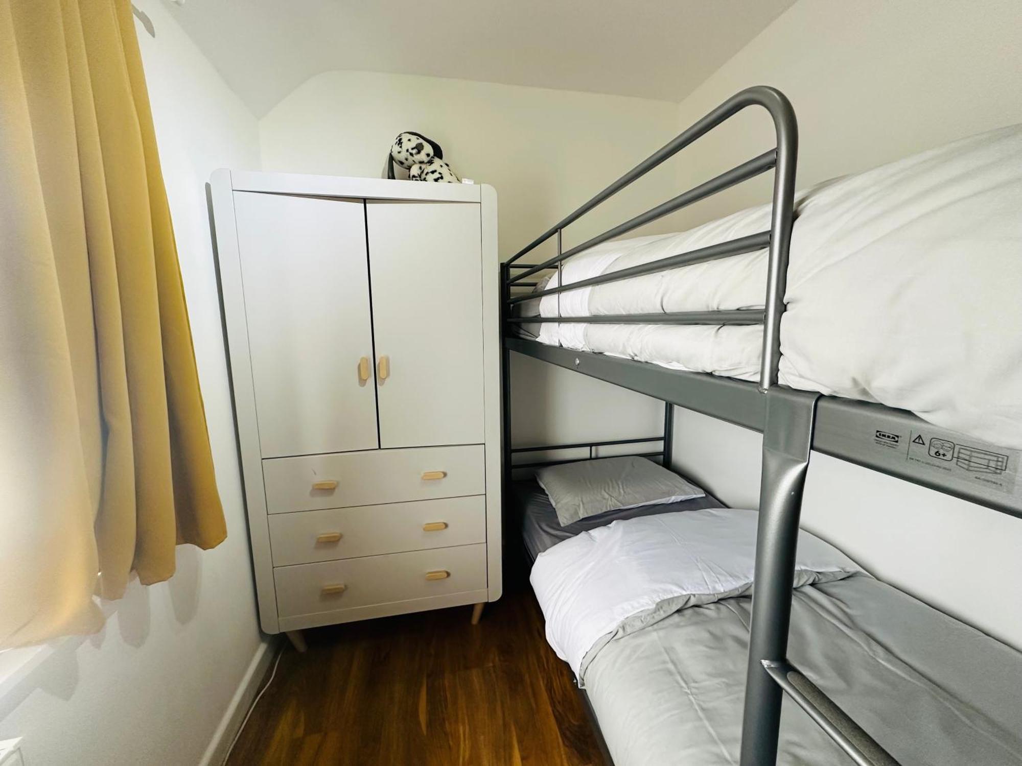 Beautiful Home In London With Easy Access To Central London Sutton  Exteriör bild