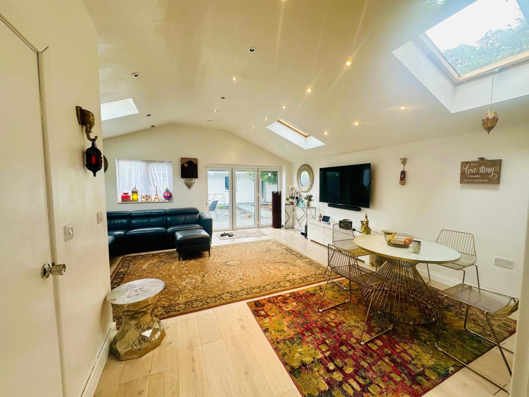 Beautiful Home In London With Easy Access To Central London Sutton  Exteriör bild