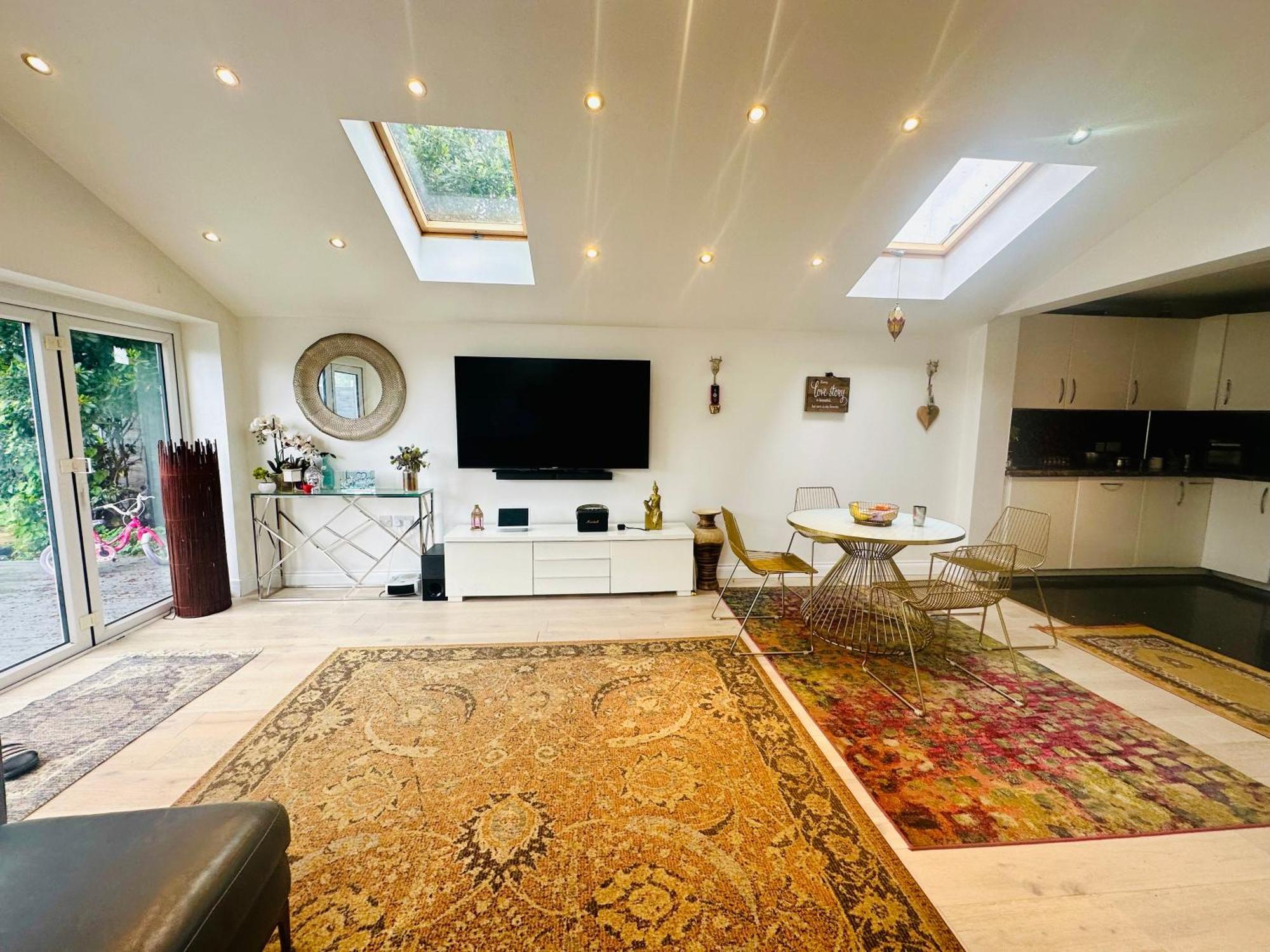 Beautiful Home In London With Easy Access To Central London Sutton  Exteriör bild