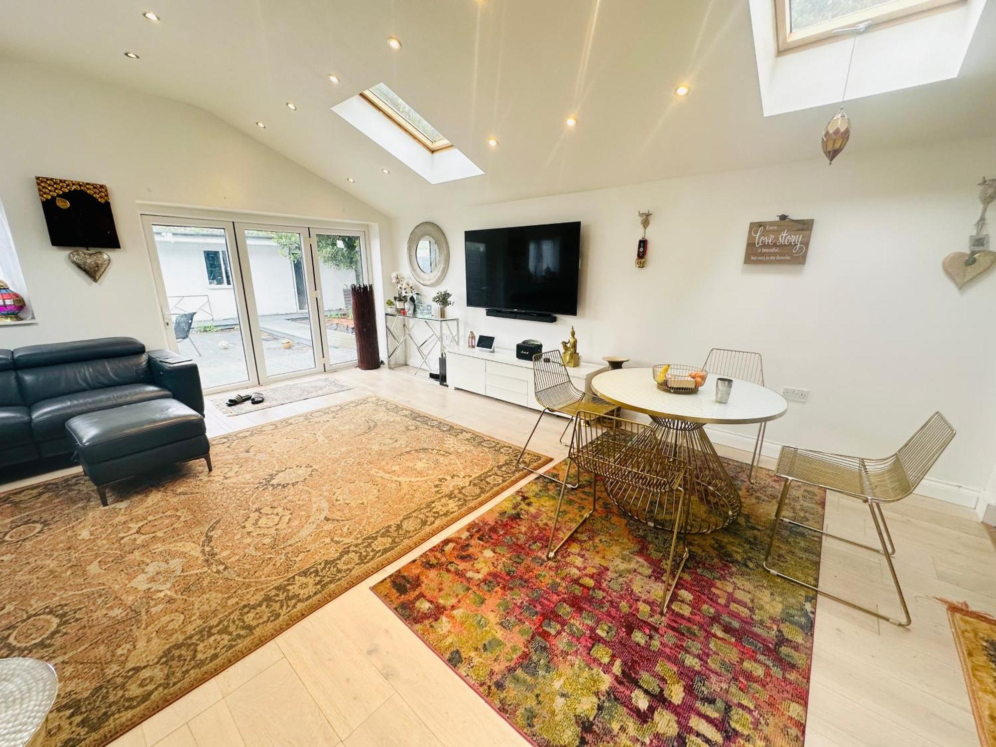 Beautiful Home In London With Easy Access To Central London Sutton  Exteriör bild